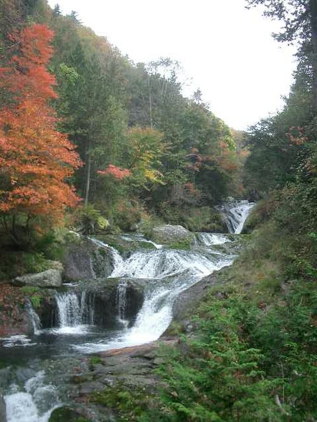 おしどり隠しの滝と御射鹿池は秘境の雰囲気 茅野 長野県 の旅行記 ブログ By Nomonomoさん フォートラベル おしどり隠しの滝と御射鹿池は秘境の雰囲気 茅野 長野県 の旅行記 ブログ By Nomonomoさん フォートラベル