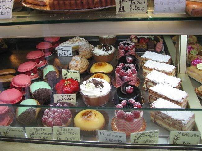 同じケーキ屋さんです<br />今日はいろいろなところを歩き廻ったので少し疲れたので早めにホテルに引き上げました。<br />