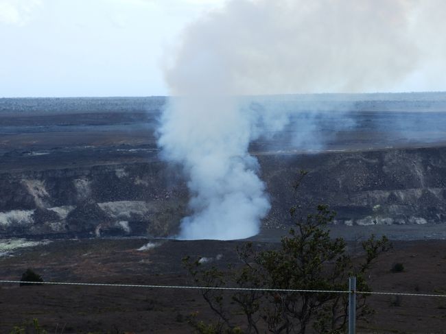 40分ほどバスにゆられお昼ねタイム。<br /><br />そして、ついに着きました。<br /><br />ボルケーノ<br /><br />