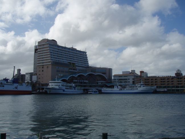 2泊したかりゆしアーバンリゾート那覇ホテルです。<br />港の目の前で便利です。<br />リニューアルされたばかりでリゾート感あふれるホテルです。<br />朝食が最高に美味しく、夕食も満足でした。<br />