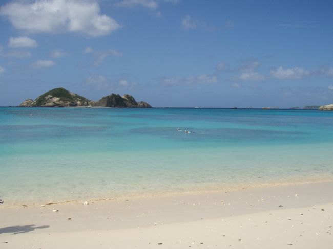 思わず叫んでしまった海。<br />那覇から1時間以内でこんな海と出会えるなんて･･･