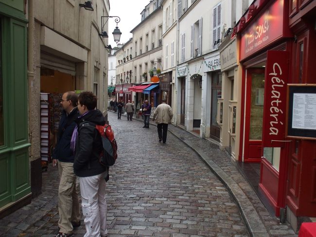 「テルトル広場からの通り」