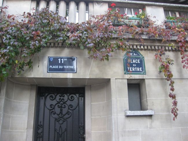 テルトル広場へ。<br /><br />静かな路地を散策♪