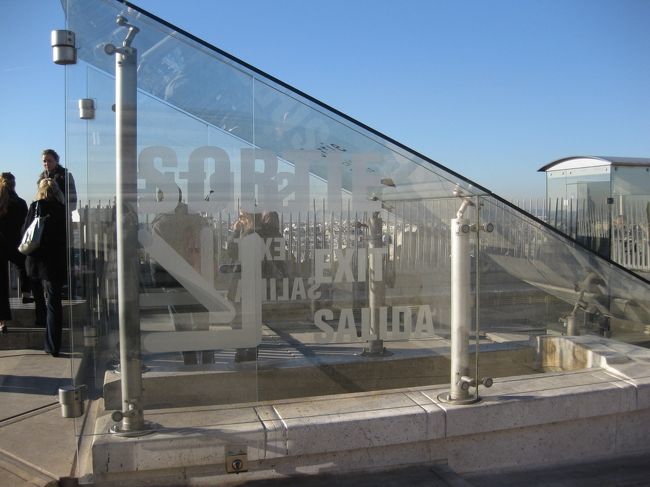 ３６０度のパノラマを堪能して、さあ降りましょう。