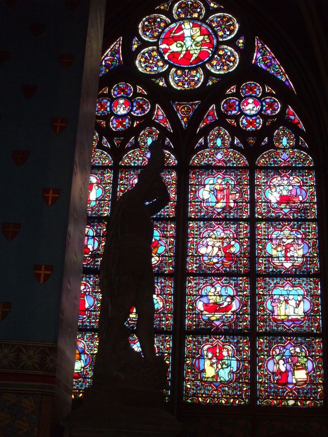 「ステンドグラス：南回廊」