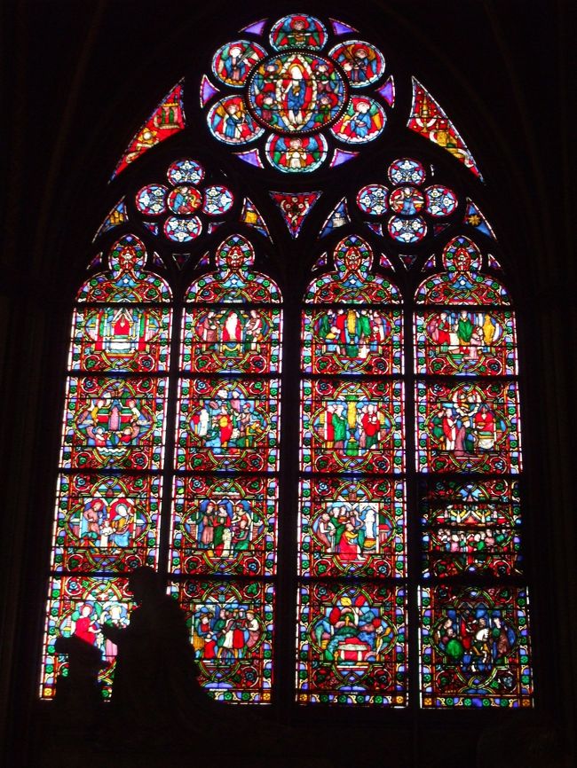 「ステンドグラス：南回廊」