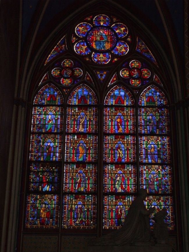「ステンドグラス：南回廊」