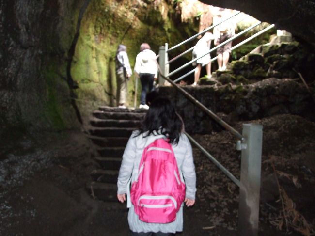 私は幸せなピンク色でした。<br /><br /><br /><br /><br />なんちゃって☆<br />私には見えませんでした。<br />見えたらきっと幸せなピンク色だと思う。<br />だって、ハワイに来れて幸せじゃん☆<br />