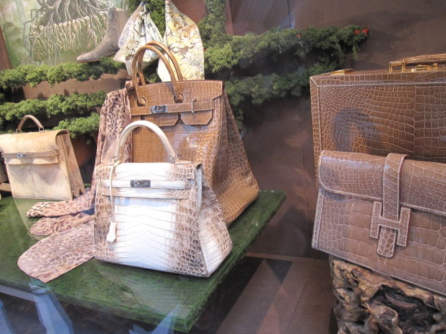 ＜パリでお買い物編＞<br /><br />くどいけど・・<br /><br />（写真はタダなので撮）ｗｗ