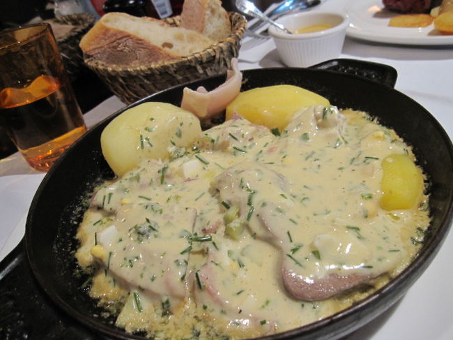 ＜お買い物編＞」<br /><br />じゃがいもと。。なんかプニプニしているお肉<br />（メニュー忘れた・・）