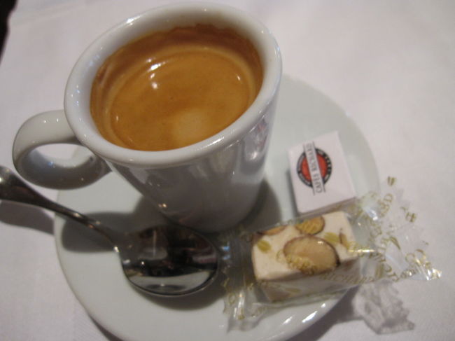 ＜お買い物編＞<br /><br />コーヒー<br /><br />これで１人が２０ユーロくらいだったかな？