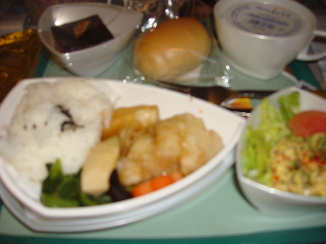 <br />　機内食は量も味も噂通りにgoodでした<br /><br />