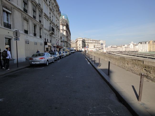 アメリの中でニノがアルバムを落としたとこ。