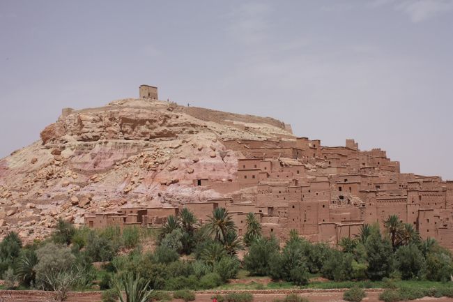 まずは第一の観光スポット「アイトベンハッドゥ」にとうちゃ〜く♪<br /><br /><br />ここで40分のフリータイムです。