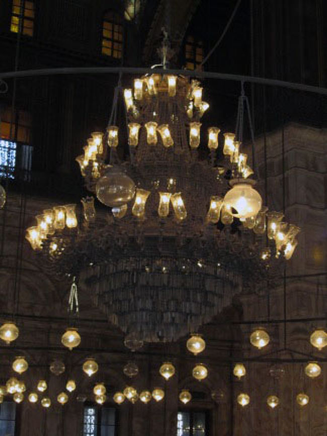 一番うっとりするのがシャンデリア。<br />理由あって、シャンデリアが大好きなのです。