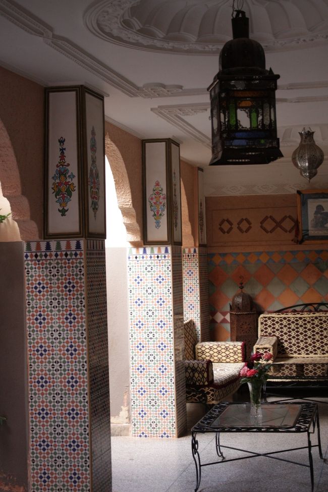 　<br /><br />ロビーにも光が差し込みます。<br /><br /><br />今日も1日暑くなりそう。。