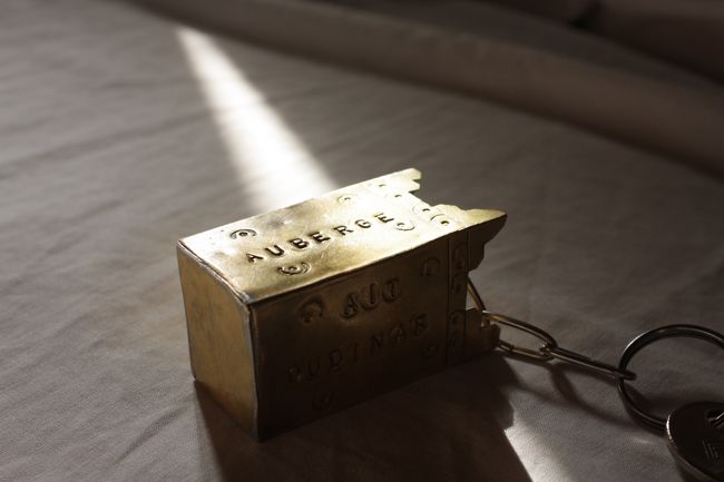 ホテルの周りを少し散歩して、その後7時半から朝ごはんを食べました。<br /><br />昨日の夜ゴハンと同じく、オーストリア人カップルとテーブルを囲みます。<br /><br /><br />お腹もいっぱいになったところで、8：20にホテルを出発。<br /><br />このツアー始まって以来の、予定時刻より早いスタート。<br /><br />やっぱり、みんな昨日は疲れ果てたんだろうな。笑<br /><br /><br /><br /><br />