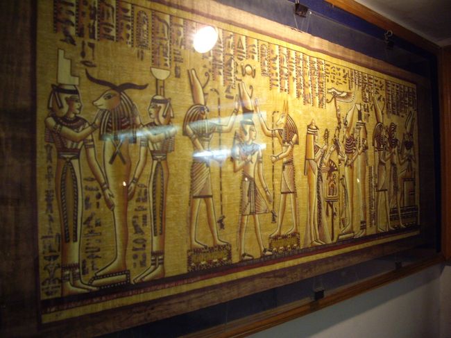 沢山の絵を見ているとついつい１枚家に欲しくなってしまうのは…<br /><br /><br />本物ということで少し値は張りましたが１枚おまけという交渉に勝ち、小さい絵を２枚購入。