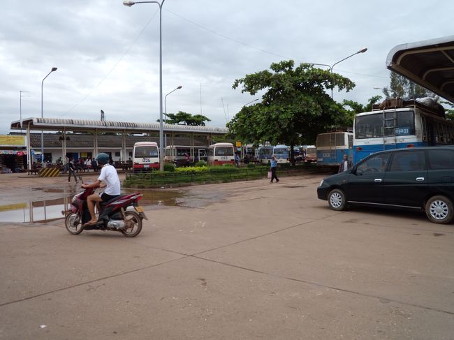 ノーンカーイのバスターミナル<br />ここから中心地までは歩いて行きました。