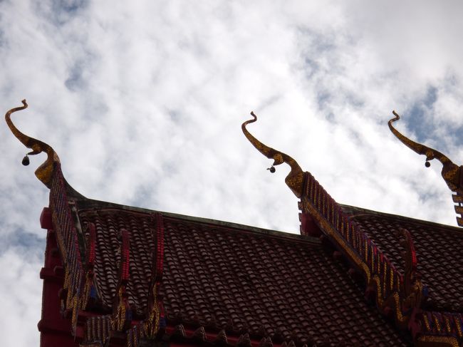 屋根には風鈴が付いており、涼しげな音がしていました。