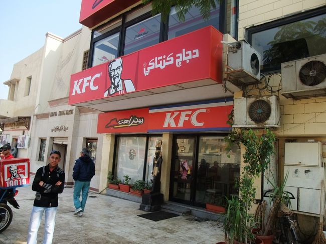 　ケンタッキーのカーネルおじさん！？