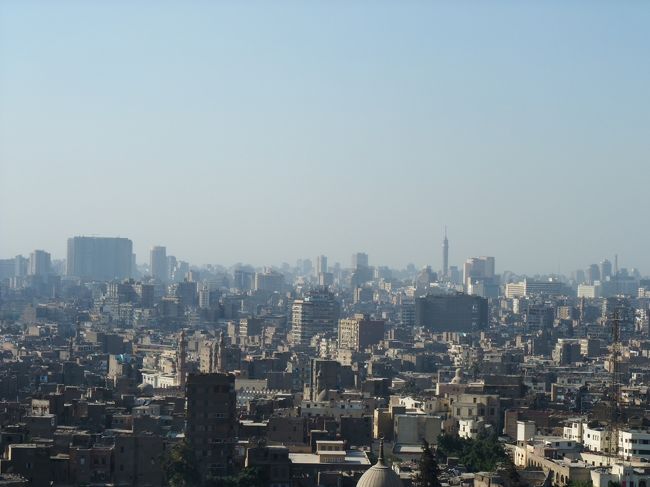 　イスラム地区の高台から見た、カイロの街並み。