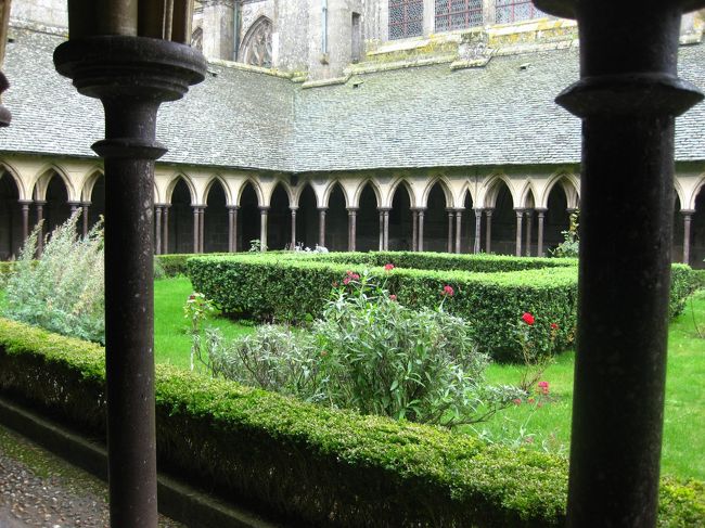 順路どおりにとにかくすすむ。<br /><br />ガイドさんについて行くのがいいのか？<br />でも無知でも、自分たちなりにすすんで<br />何かしら感じれればいいね。<br /><br />