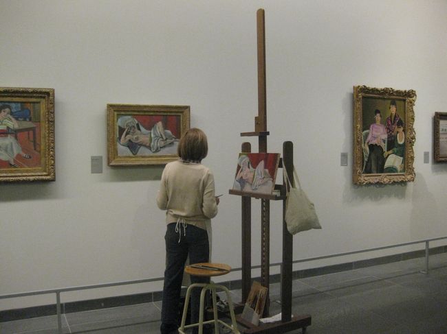 オランジュリーへ。<br /><br />すぐに、入れた。<br /><br />こんな写生も、写真撮影も可能。<br /><br />