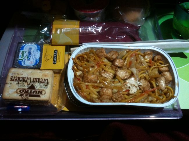 ドーハ→関空の機内食。その１。<br /><br />こちらも、殆ど食べることが出来ず。もう、見るだけでしんどいって。<br />