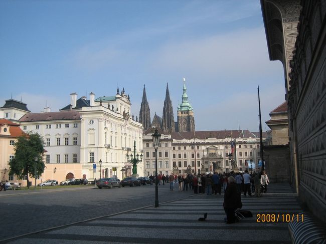 フラチャニ広場からのプラハ城の景色です。
