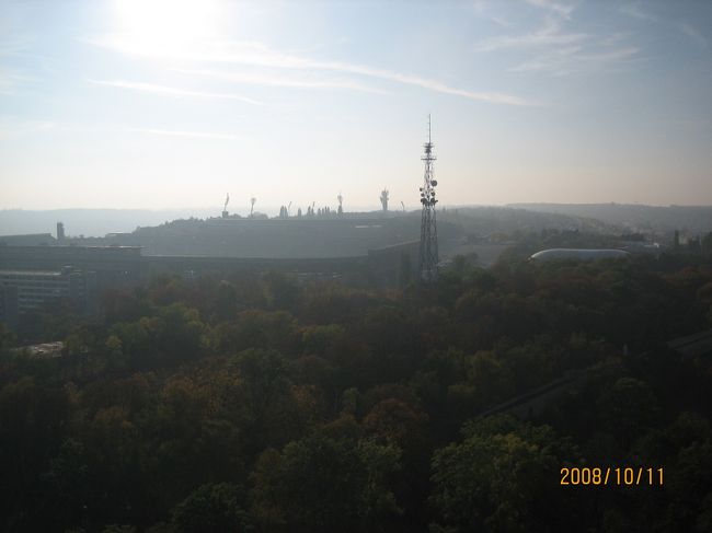 ストラホフスタジアム方面です。<br />逆光で見にくいですね。