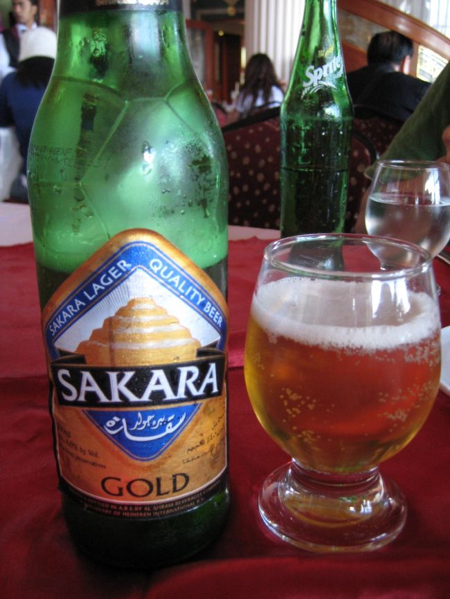 早速ですが、<br />サッカラビールです。<br /><br />おいしい。くいくいいっちゃうね。