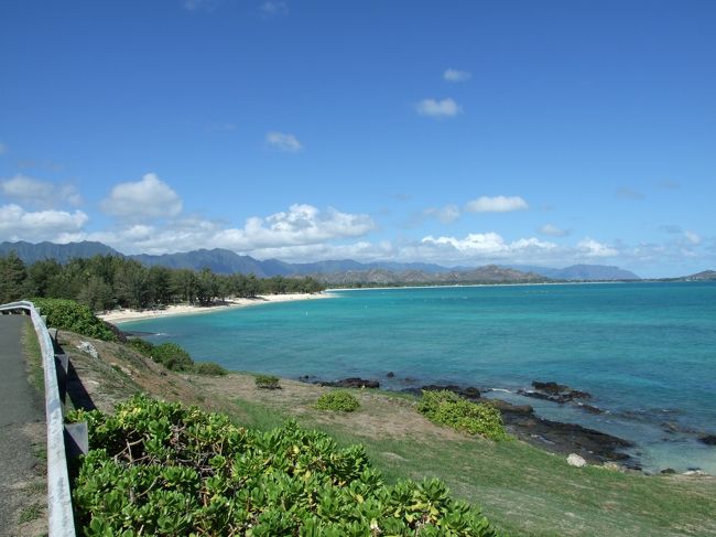記念碑右手はこんなにキレイな海が見えます。