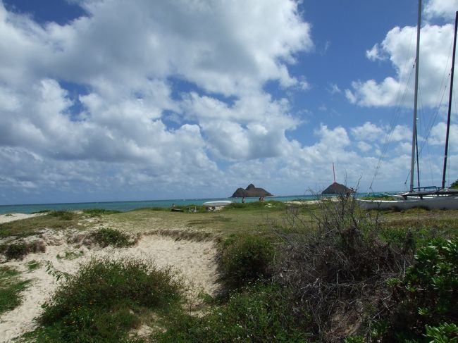 小道にセグウェイを停めて・・・<br /><br />歩いていくと