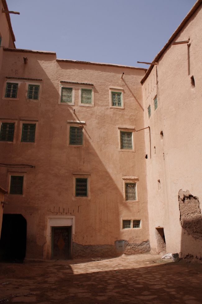 緑色の窓枠が、なんとも言えないかわいさ。