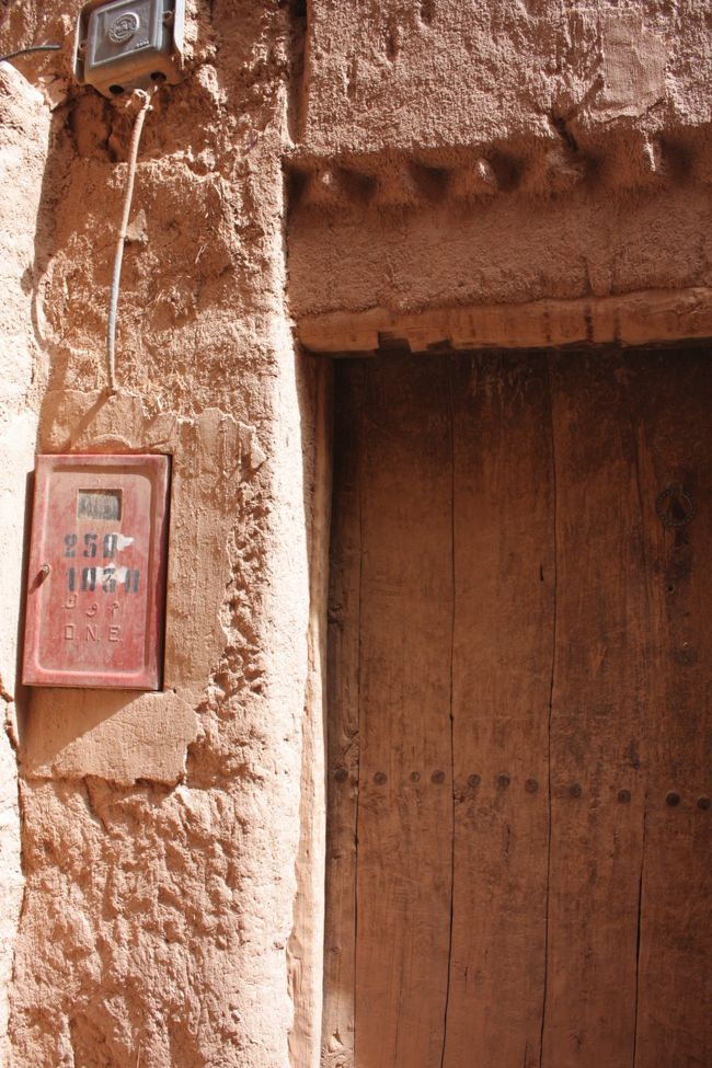 　<br /><br />これは・・電気のメーター？<br /><br /><br />確かにここは、電気が通っています。<br /><br />