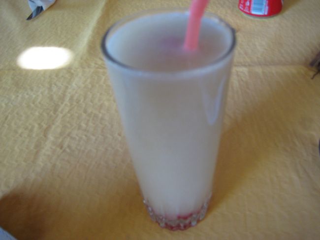 お昼<br /><br />まずはグァバジュース！<br /><br />おいしい！！！