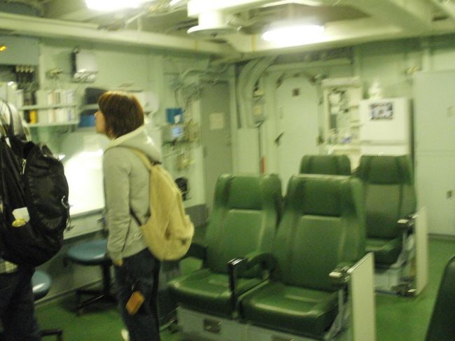 ヘリコプター乗員のブリヒングルーム。