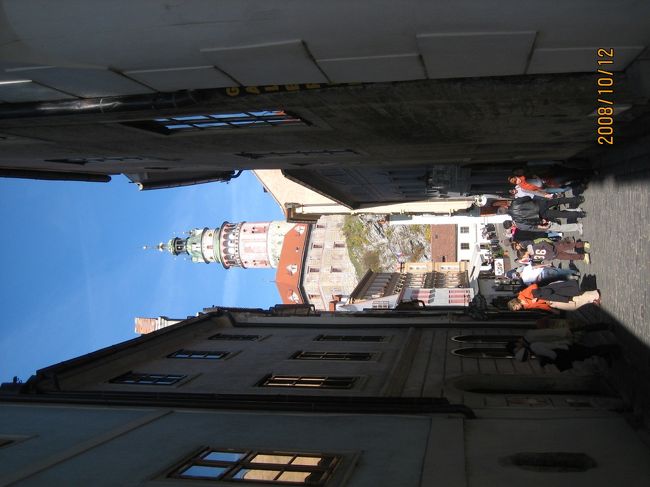 スヴォルノスティ広場からチェスキー・クルムロフ城へ向かいます。