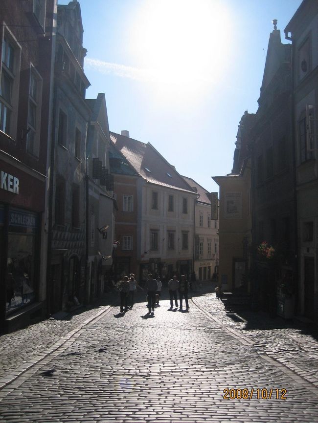 たぶん赤い門からラゼブニッキィ橋の方を見た景色です