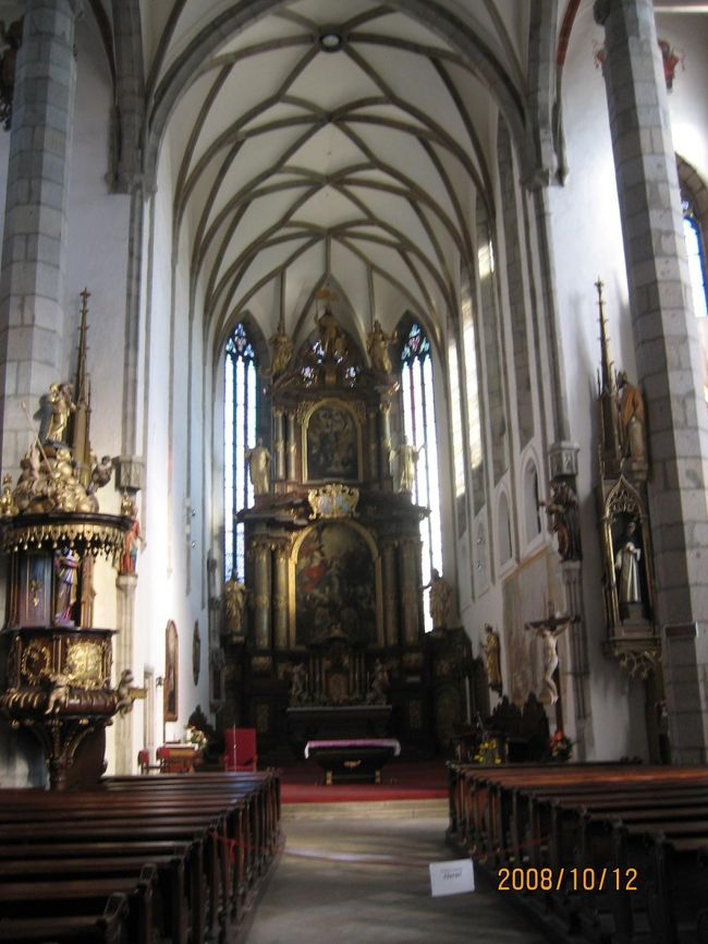 聖ヴィート教会でしょうか。<br />ちょっと記憶が．．．