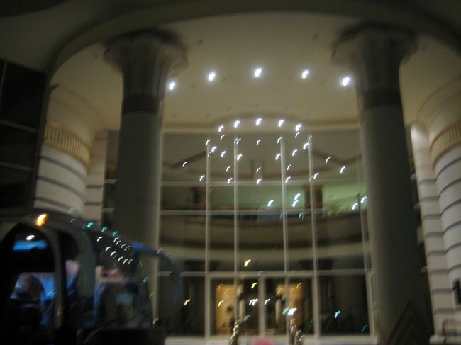 夜中の出発。<br /><br />なぜって、<br />今日はアブシンベルに行くからなのです。