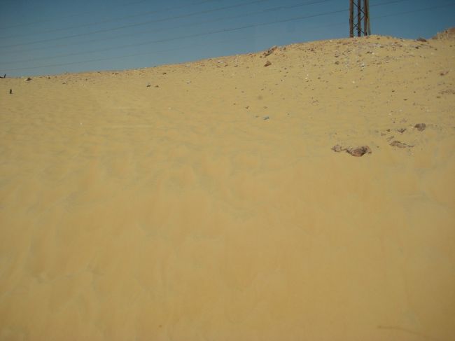 ヌビア砂漠の砂を持ち帰ります。