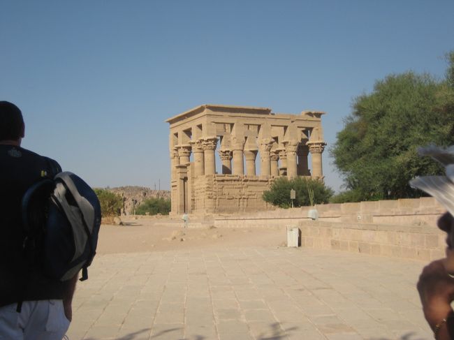 聖なる島に到着。そこにあるのはイシス神殿。