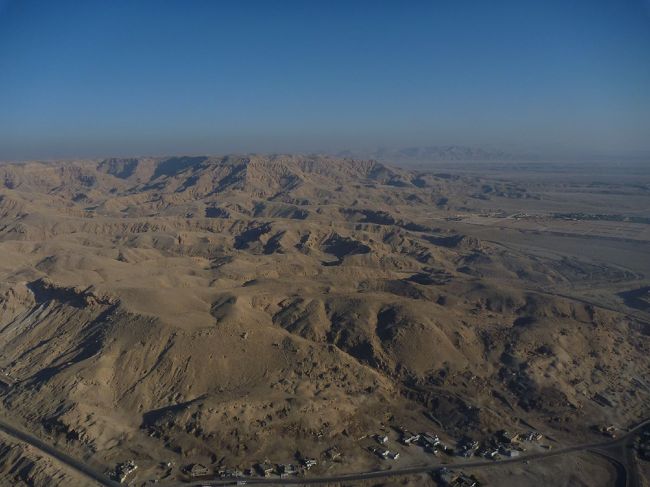 空の上は寒いかと思いきや、とってもジリジリ暑いです。