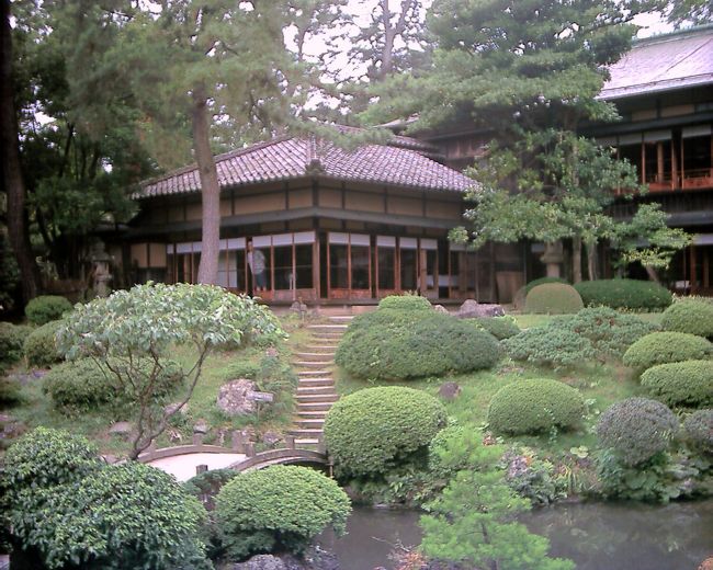 酒田・本間美術館庭園