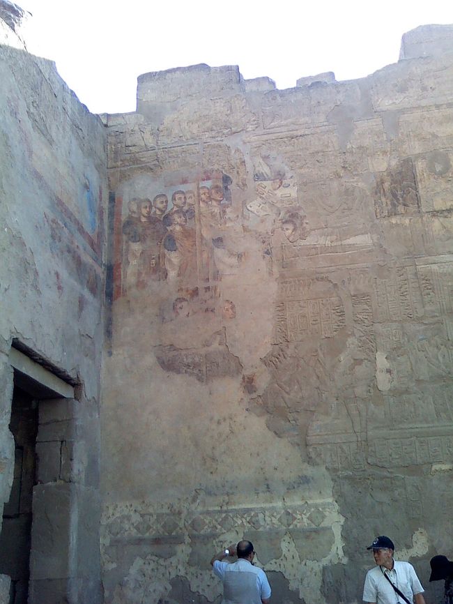 コプト教（キリスト教の一派）時代のフレスコ画が残っていました。 