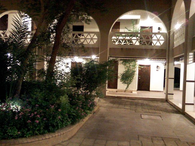 コテージ風でオシャレ。<br />でも、広すぎるしどこも雰囲気似てて、ホテル内で迷子になりました。。<br /><br />一人だったら泣いてたな(；△；)