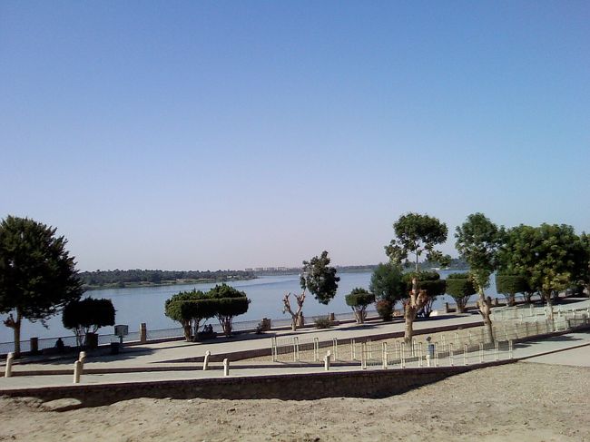 コムオンボ神殿から、ナイル川を見下ろす♪