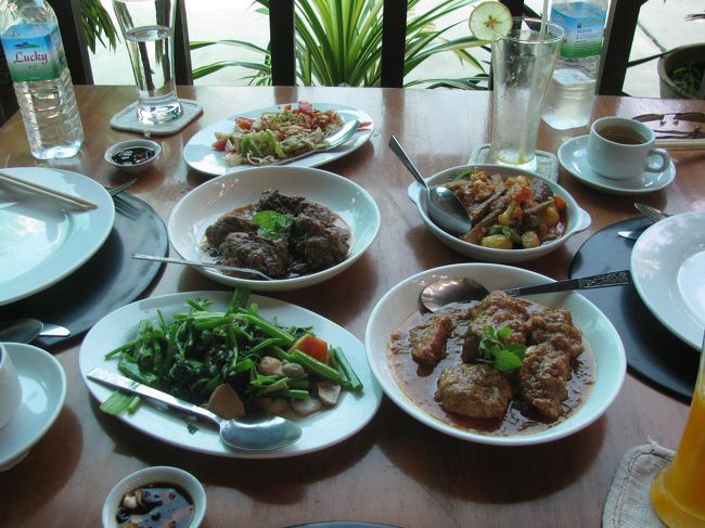 Mother House Myanmar Store / AH YEE TAUNG (フライビーンズ